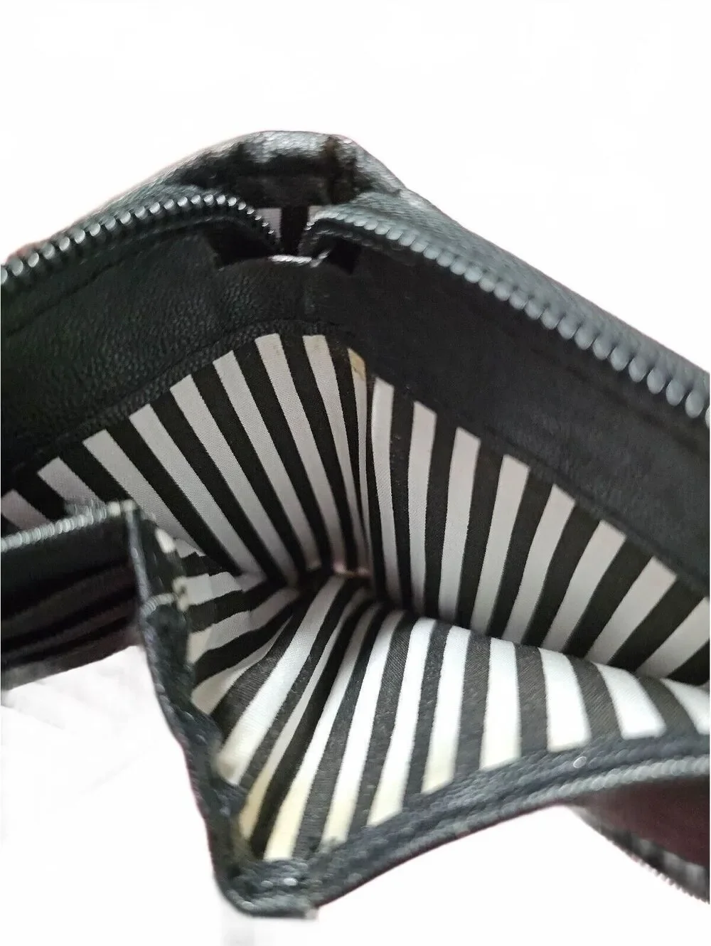 Luv Betsey Quilted Mini Wallet White/Black Hearts Zip Around – Read Flaws